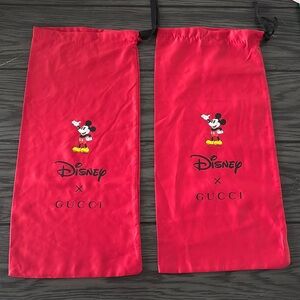 Gucci Disney
Red silk dustbag set
New condition